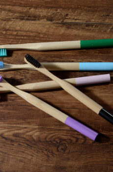 CEPILLO DE DIENTES DE BAMBÚ ADULTO